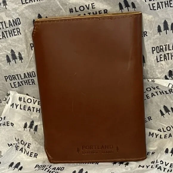 Portland Leather Tote, Limited Edition, Aqua / Blue, with Journal & Keychain - Picture 9 of 12